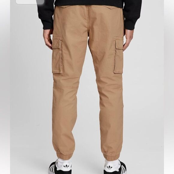 Gap Men’s Slim Leg Cargo Jogger- Elasticized Waist- Fuller Through The Thigh - Picture 12 of 16